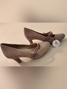 NEW Giani Bernini Taupe Suede Mary Jane Heels - No flaws